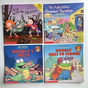 3/$20 😀 set of 4 books - Scholastic books